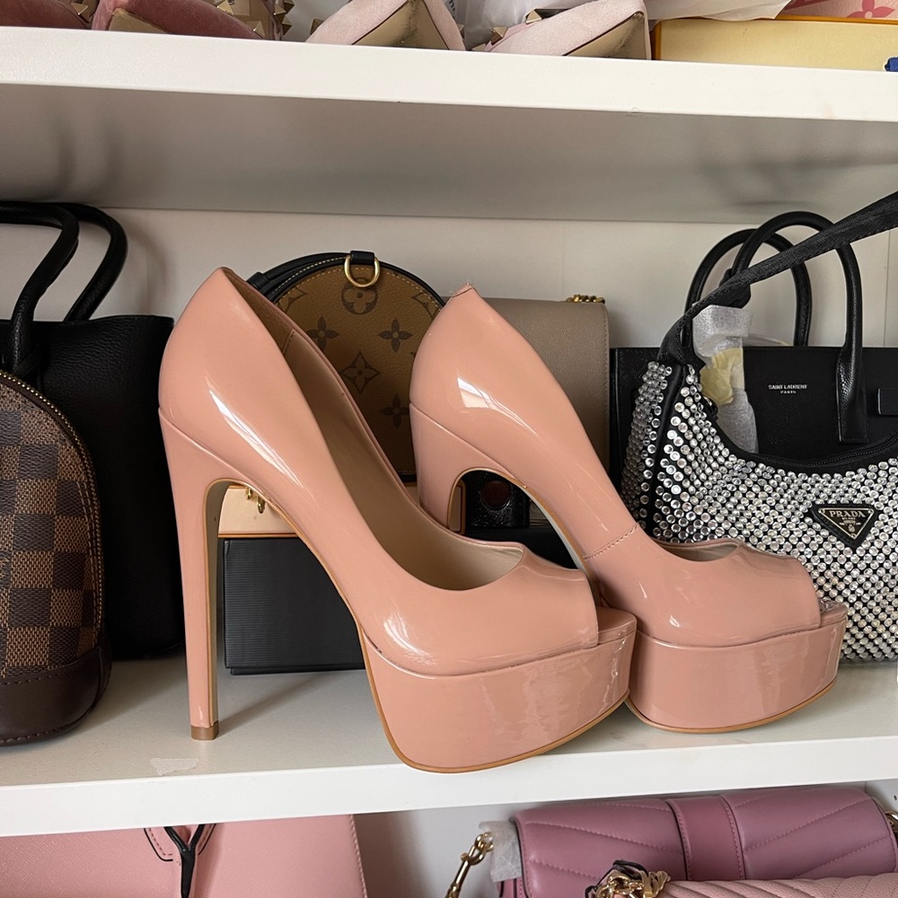 Steve Madden Beautiful Heel